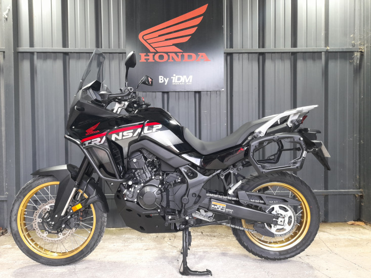 HONDA TRANSALP 750 - LE PONTET