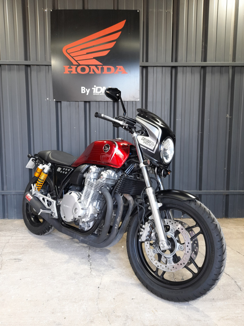 MOTO GUZZI V9 BOBBER ESPACE 7  FEYTIAT 