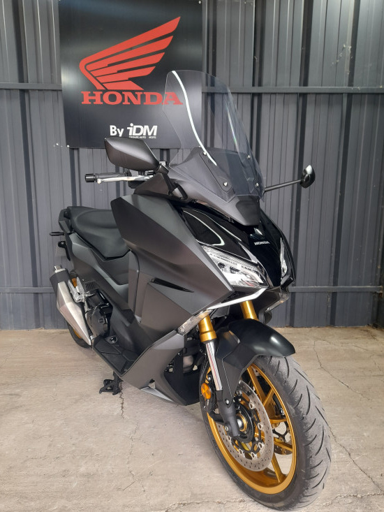 HONDA 750 FORZA - LE PONTET