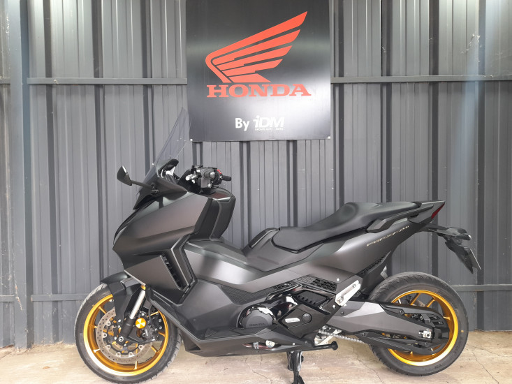 HONDA 750 FORZA - LE PONTET