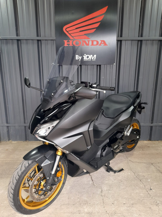 HONDA 750 FORZA - LE PONTET