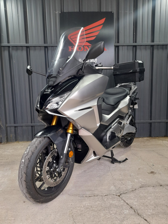 HONDA FORZA 750 - LE PONTET