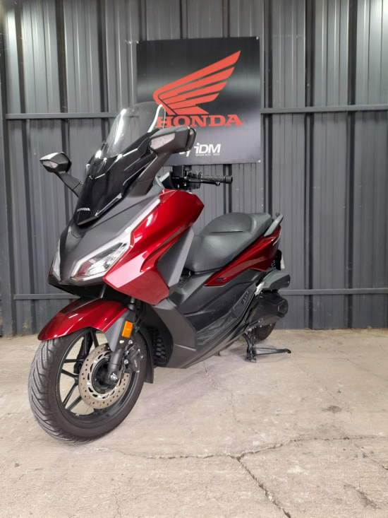 HONDA FORZA 350 - LE PONTET