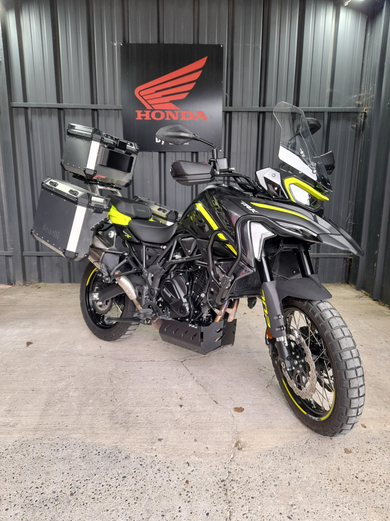 KAWASAKI Z 900 RS DESTINATION MOTO  TREGUEUX 